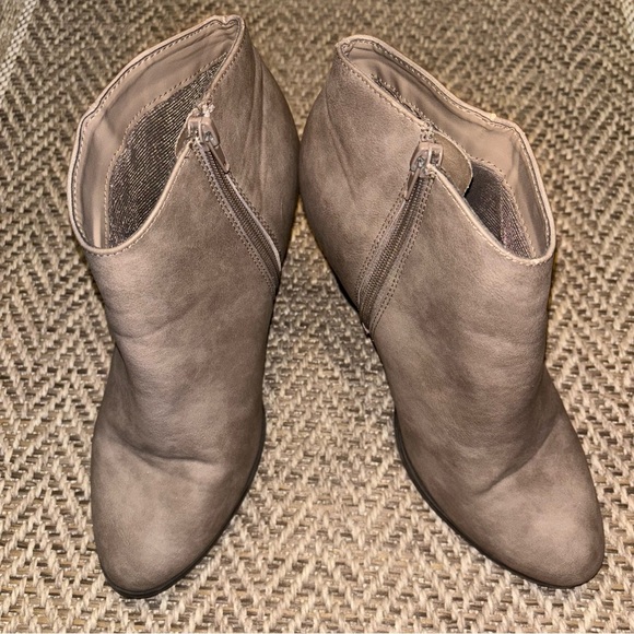 City Classified Womens Ankle Boots Size 9 Charcoal/med grey - Picture 1 of 7